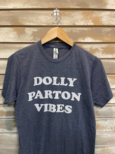 "Dolly Parton Vibes" T-Shirt